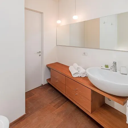 Apartamento Contempora - Luminous, Quiet 1 Bedroom & 2 Baths - Sant'ambrogio *
